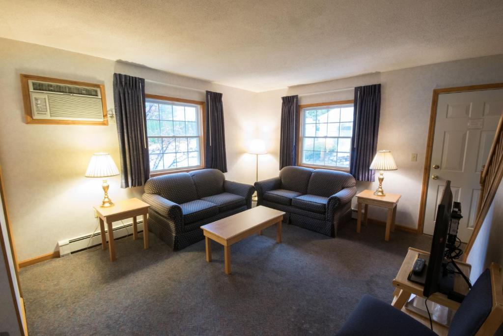 Adirondack Retreat Inn & Suites - Suíte Dúplex De 2 Quartos