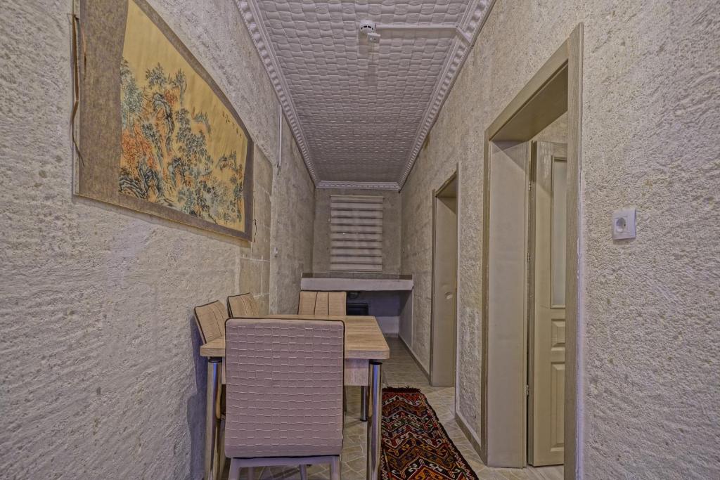 Epoch Stone House - 13