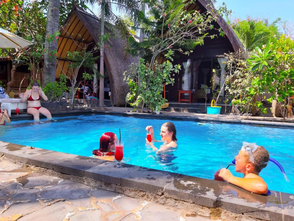 Zipp Bar Restaurant & Bungalows - 8