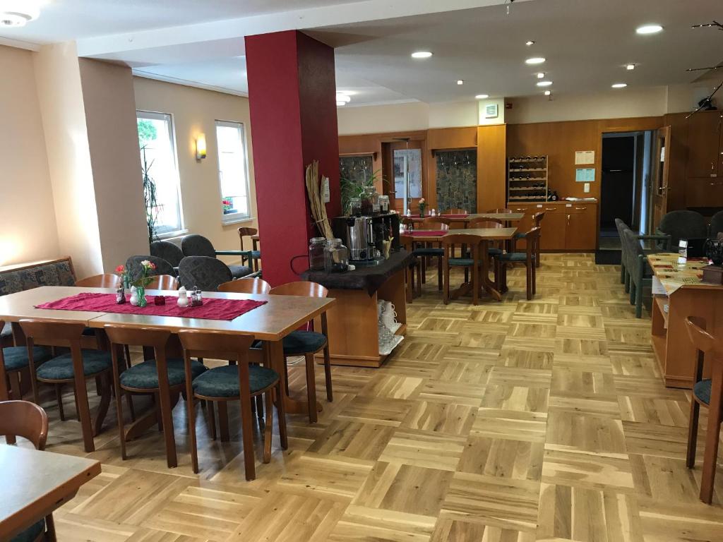 Restoran või mõni muu söögikoht majutusasutuses Haus Rosenbaum Gruppenhaus- Begegnungsstätte - Pension