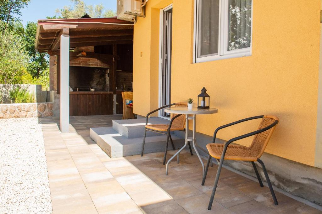Balkón nebo terasa v ubytování Apartmani Manita Paklenica