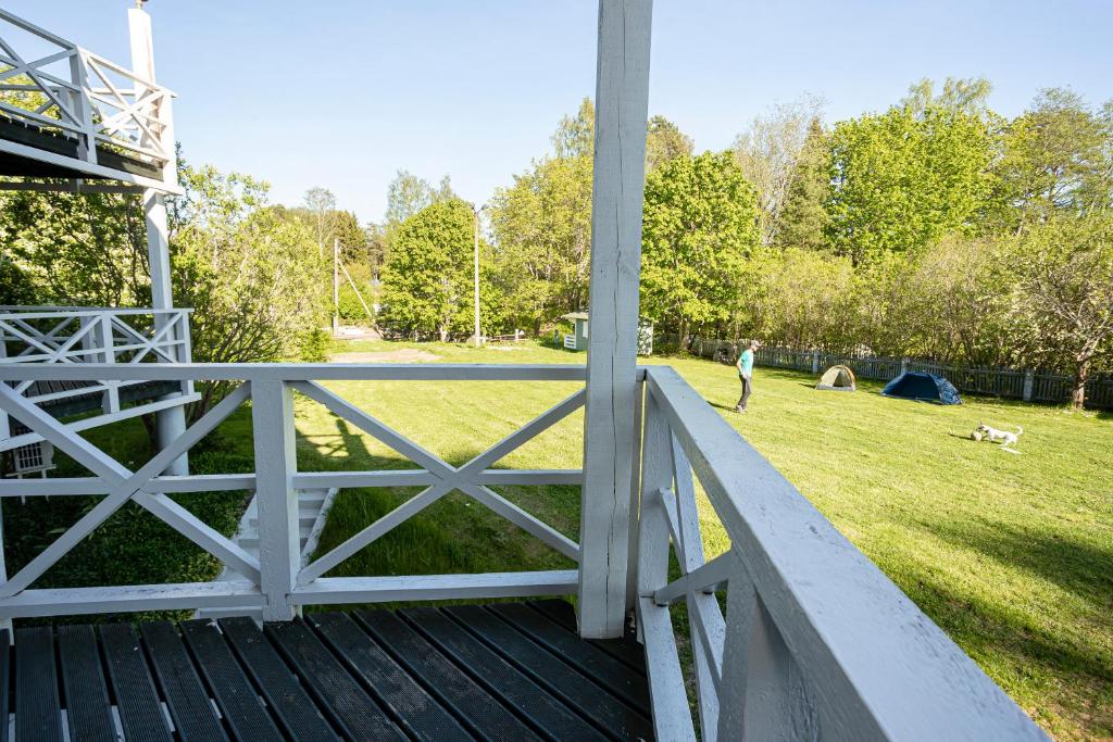 Aed väljaspool majutusasutust Guest House Rannaliiv