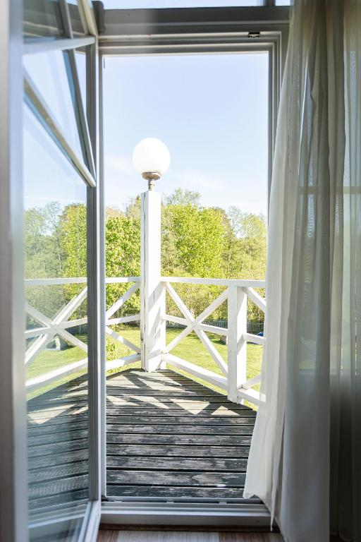 Rõdu või terrass majutusasutuses Guest House Rannaliiv
