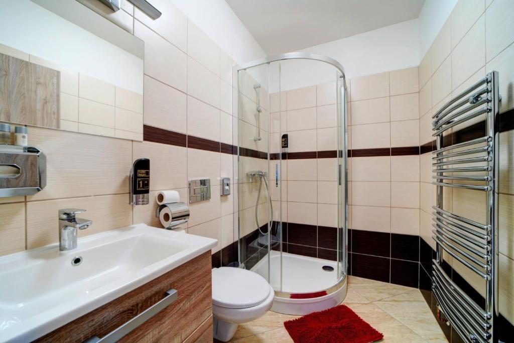 Łazienka w obiekcie Hotel Zlechov
