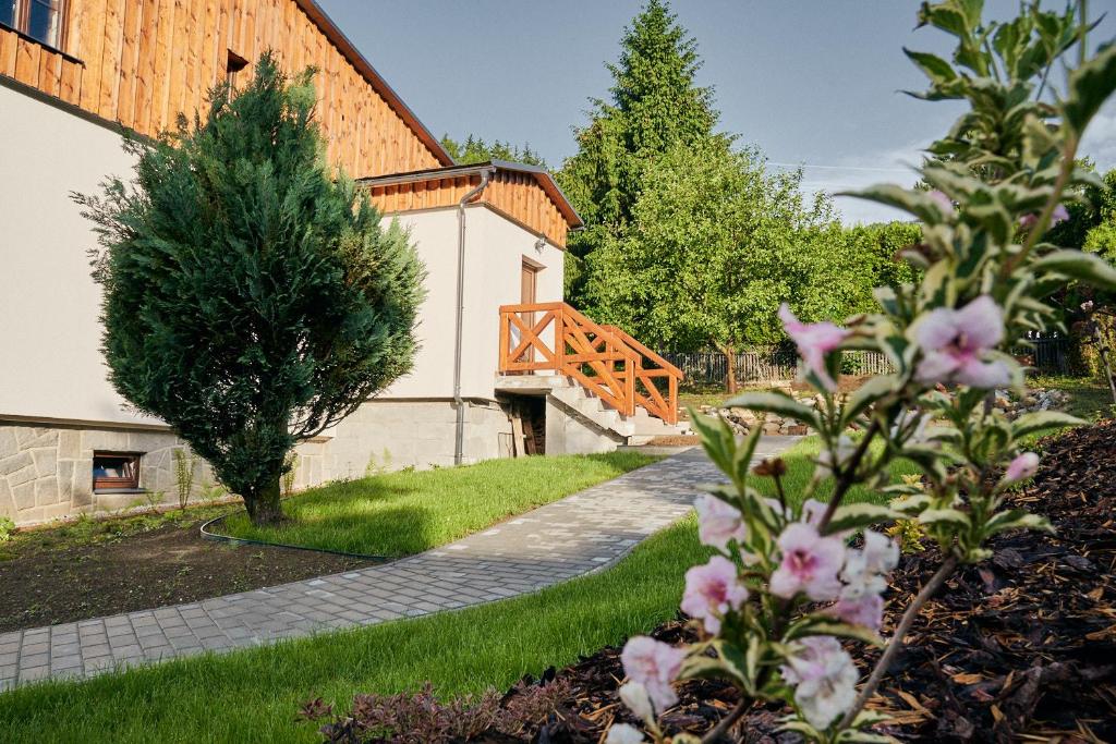 Zahrada ubytování Apartmány Pod Stráni