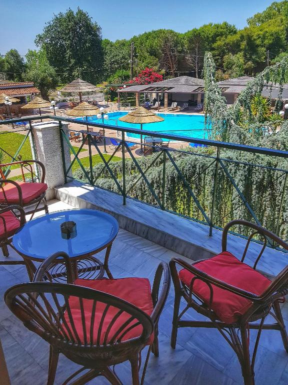 Hotel Kalamitsi Apartments - 10