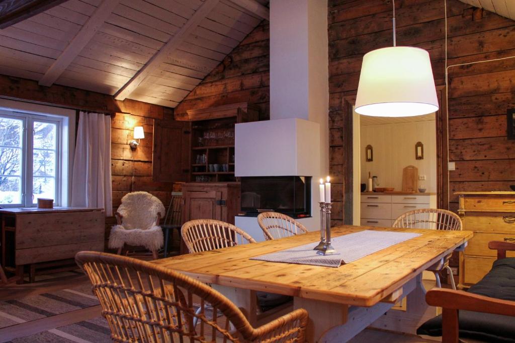 Posezení v ubytování Å Rorbuer - by Classic Norway Hotels
