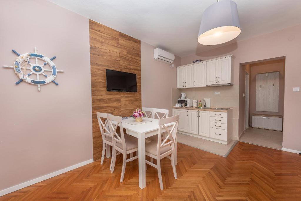 A cozinha ou kitchenette de Ioannis Apartments