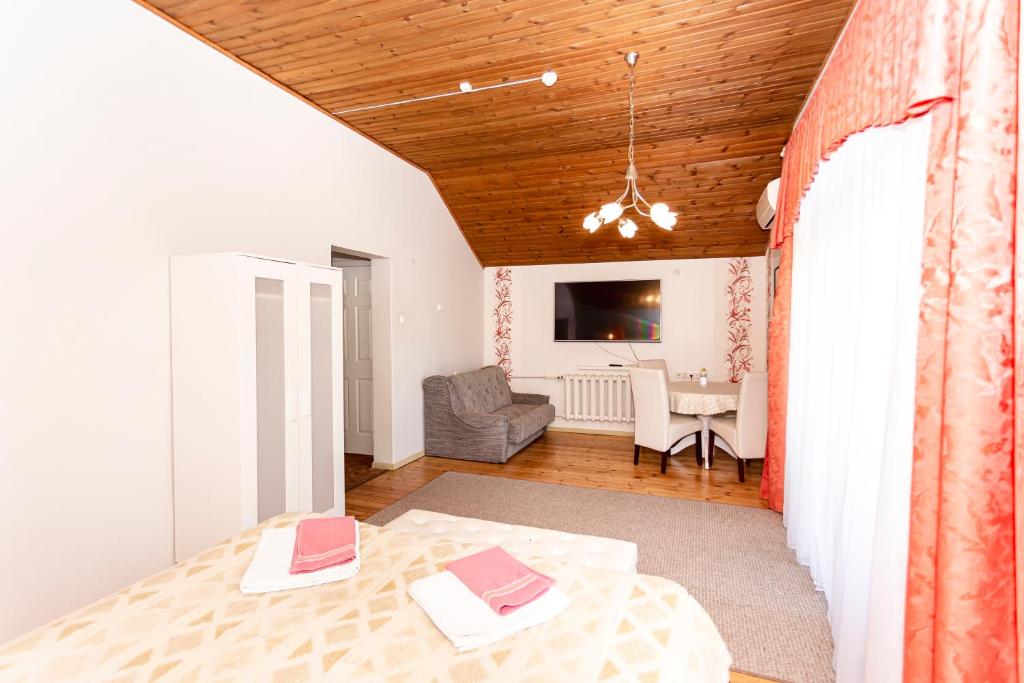 Voodi või voodid majutusasutuse Guest House Rannaliiv toas