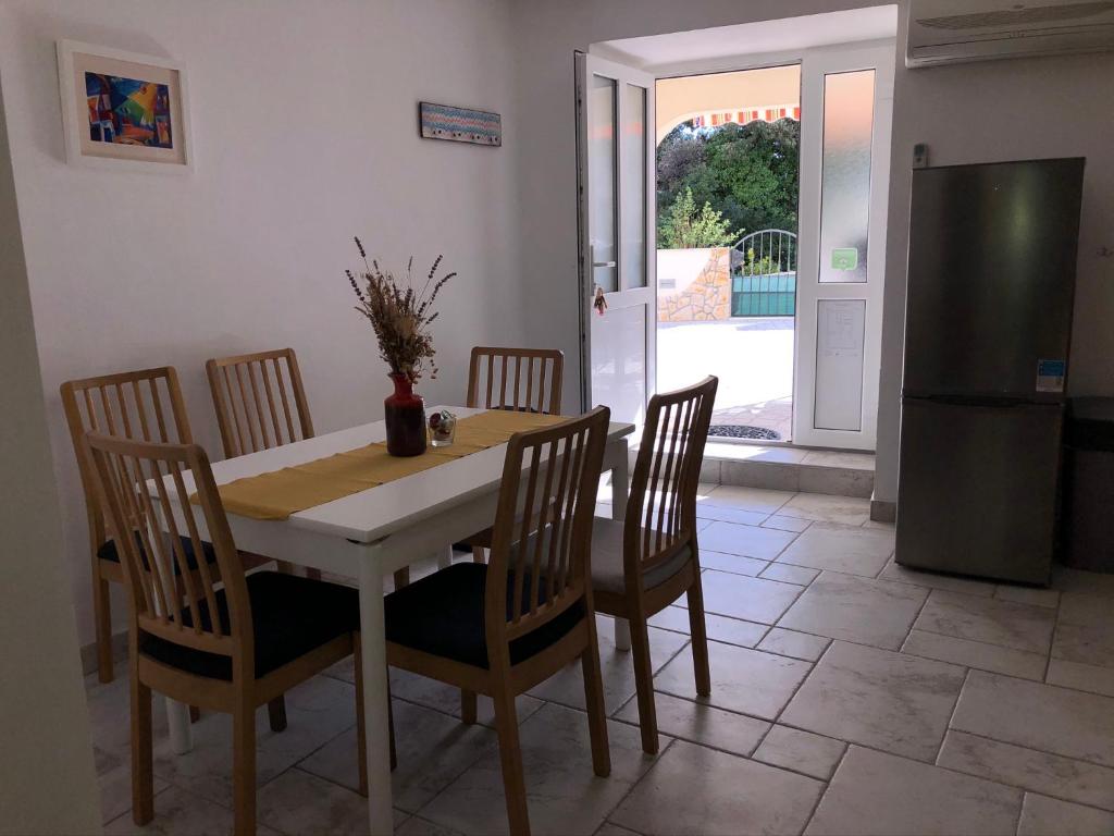 Fotografie z fotogalerie ubytování Apartments Trlika v destinaci Kampor