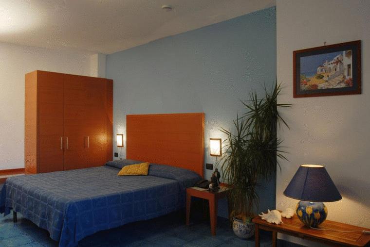 Hotel La Tonnara - Triple Room