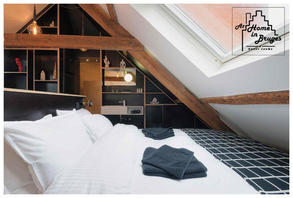 at Home in Bruges - Deluxe Queen Studio