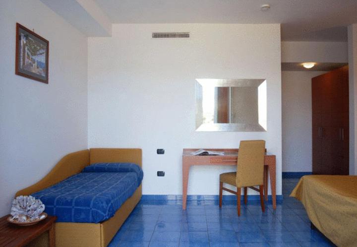 Hotel La Tonnara - Quadruple Room