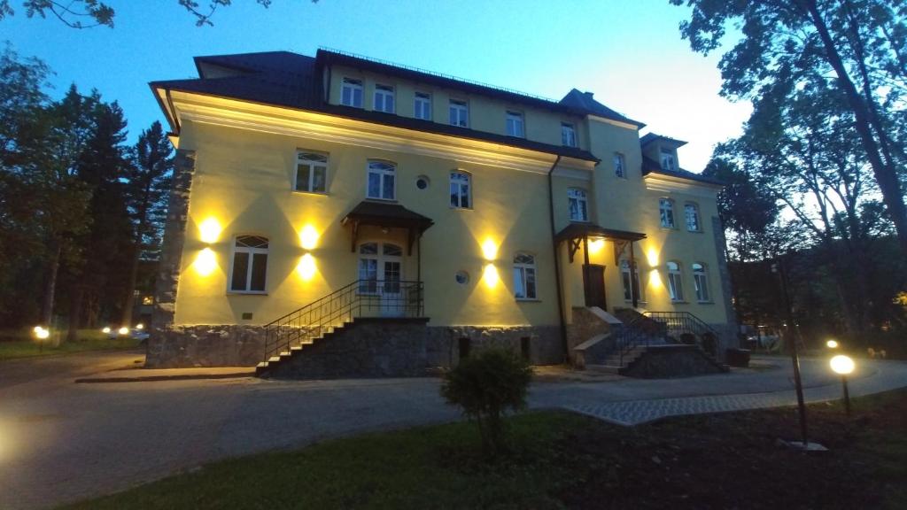 Budova, v ktorej sa apartmán nachádza