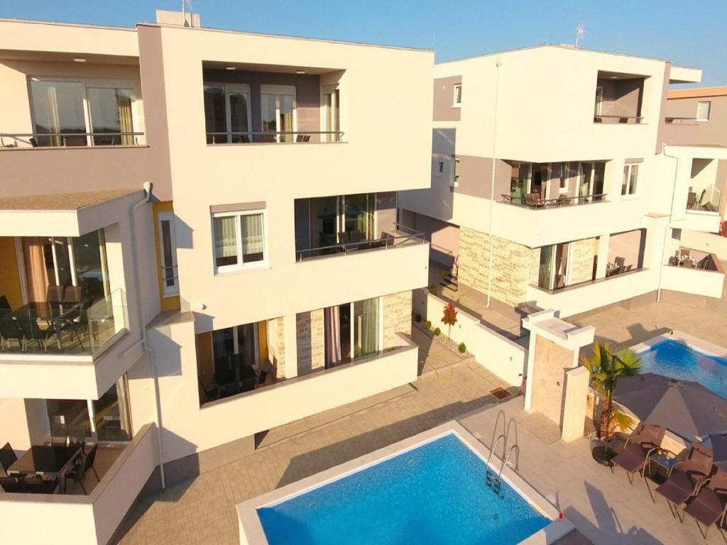 Bazén v ubytování Apartments & Rooms Danivan Pool Villas nebo v jeho okolí