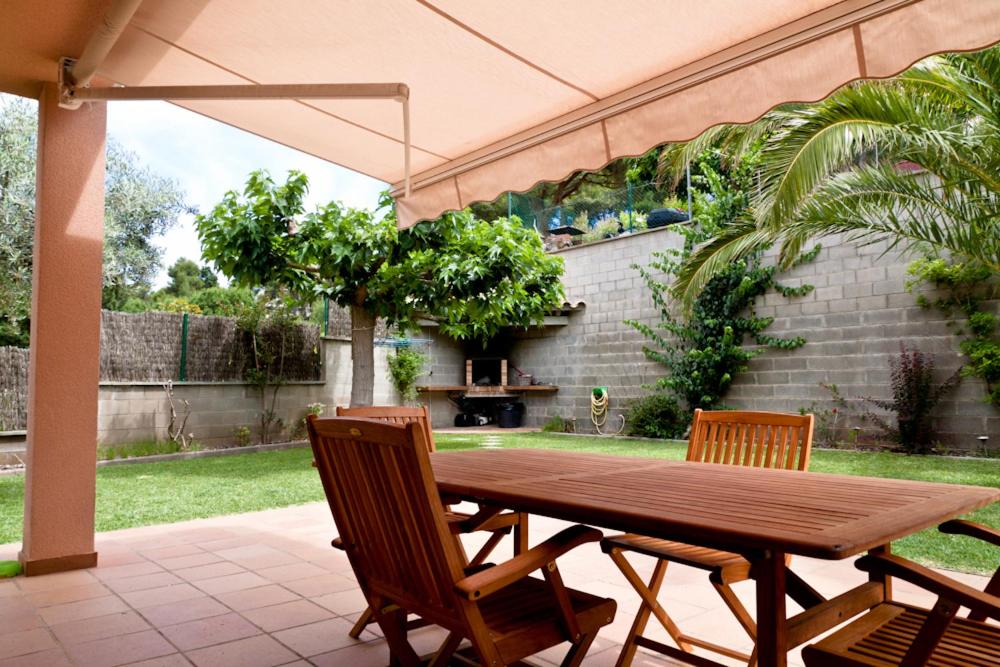 Vonkajšia záhrada v ubytovaní CASA CON JARDIN-WIFI FREE
