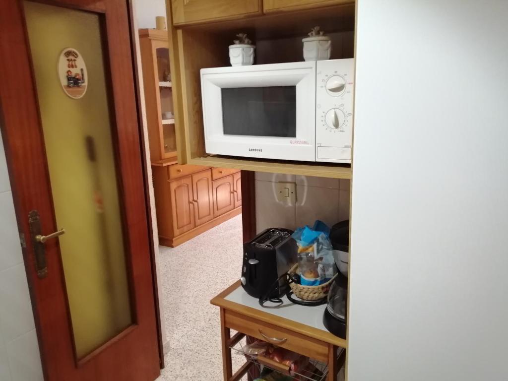 Una cocina o zona de cocina en Bungalow Catral 20 en Santa Pola