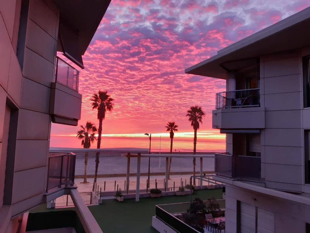 APARTAMENT-PRIMERA LINEA PLAYA PATACONA, Valencia, Spain ...