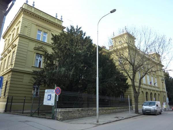 Budova, kde se apartmán nachází