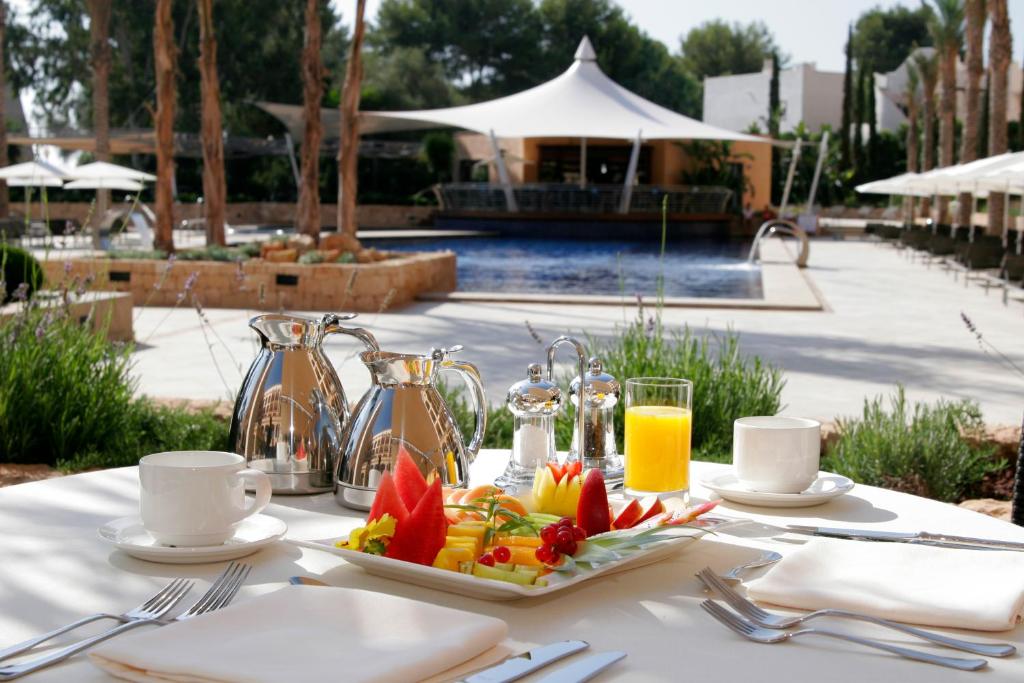 Insotel Fenicia Prestige Suites & Spa, Santa Eulària des Riu ...