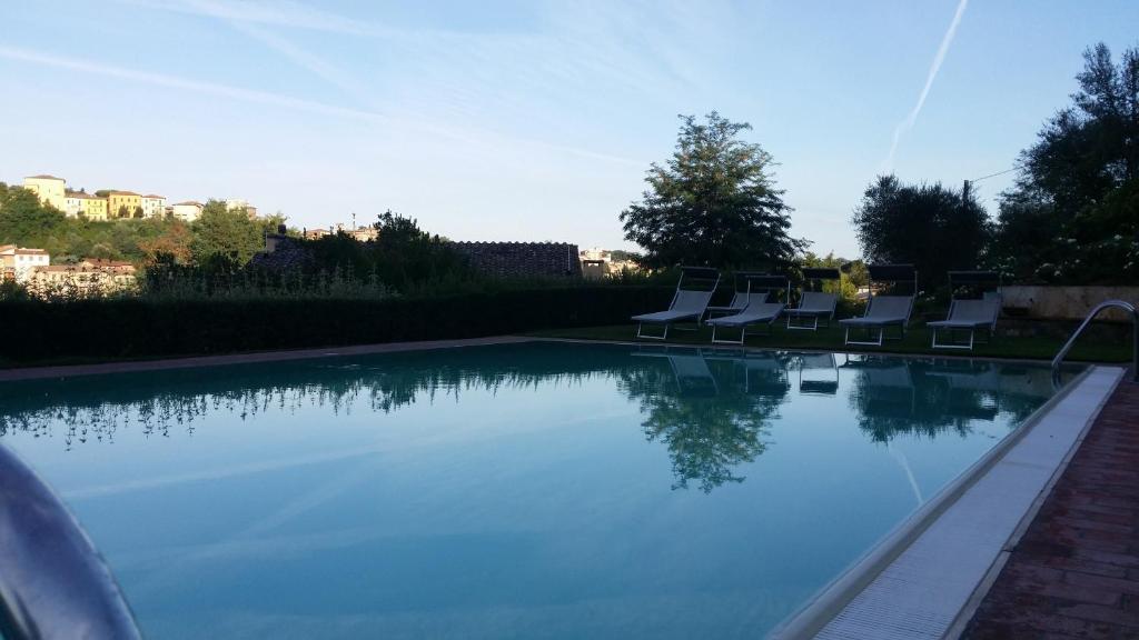 The swimming pool at or close to Borgo Grondaie