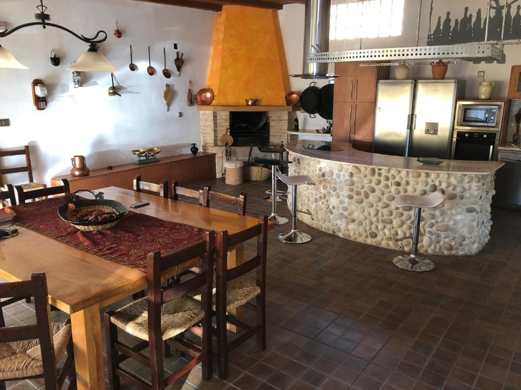 TV a/nebo společenská místnost v ubytování Finca El Gavilán