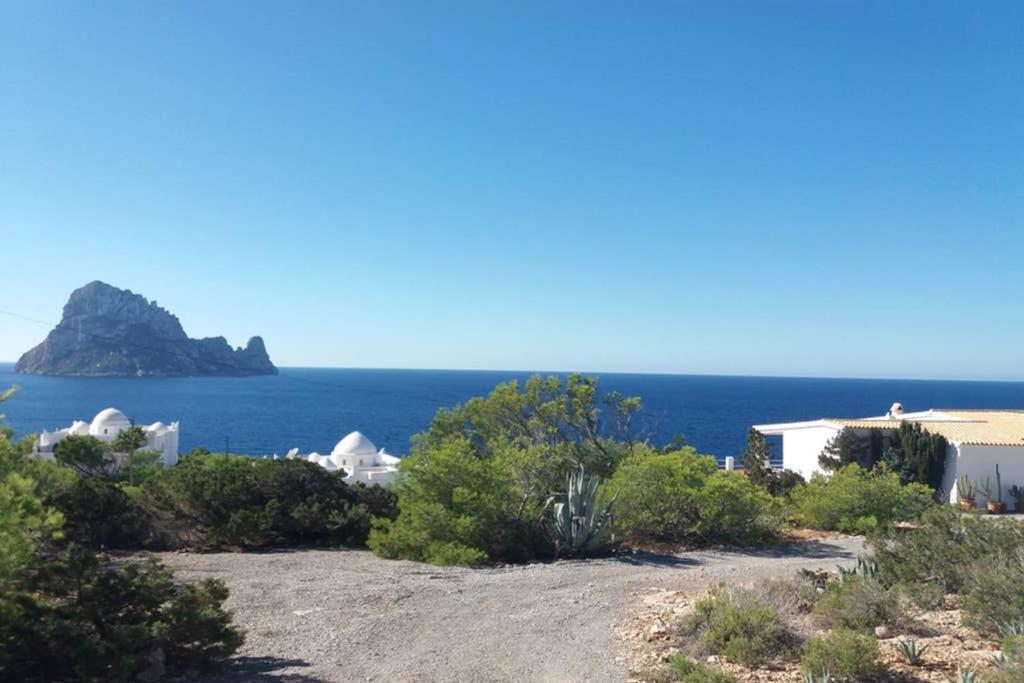 OJOS DE MAR views of Es Vedrá, Cala Vadella – Bijgewerkte ...