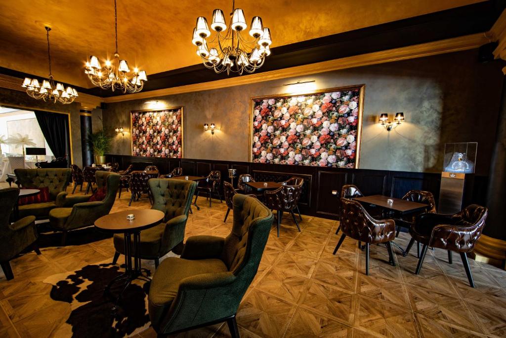 Hotel Capital with private wellness - Resim 2