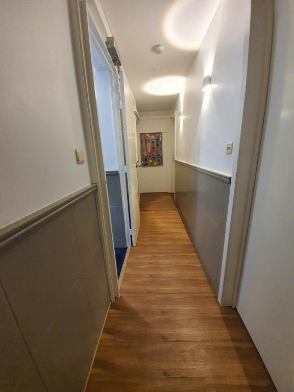 Hotel Midi-Zuid - Resim 9