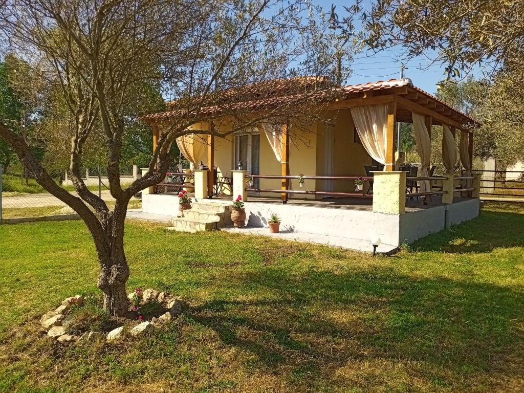 Vonkajšia záhrada v ubytovaní Το σπιτάκι Η Ελιά