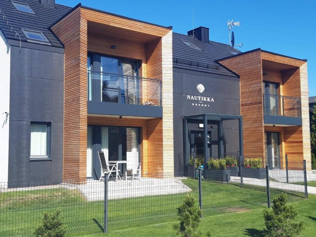 Το κτήριο όπου στεγάζεται  το διαμέρισμα