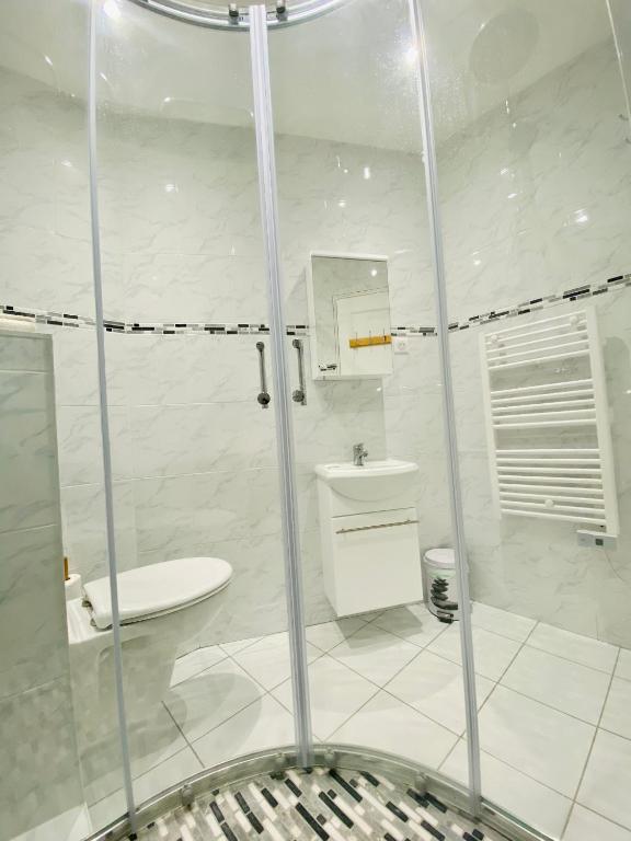 Reims Sherpa Guest House - 4