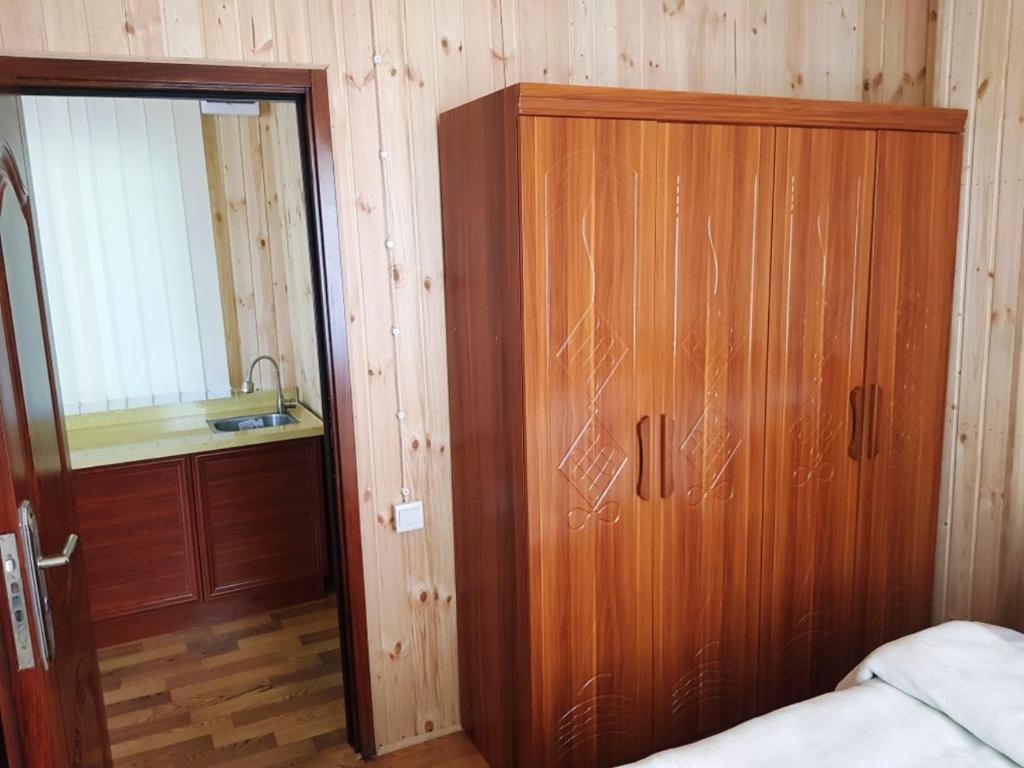 Postel nebo postele na pokoji v ubytování Park Hotel Kutaisi