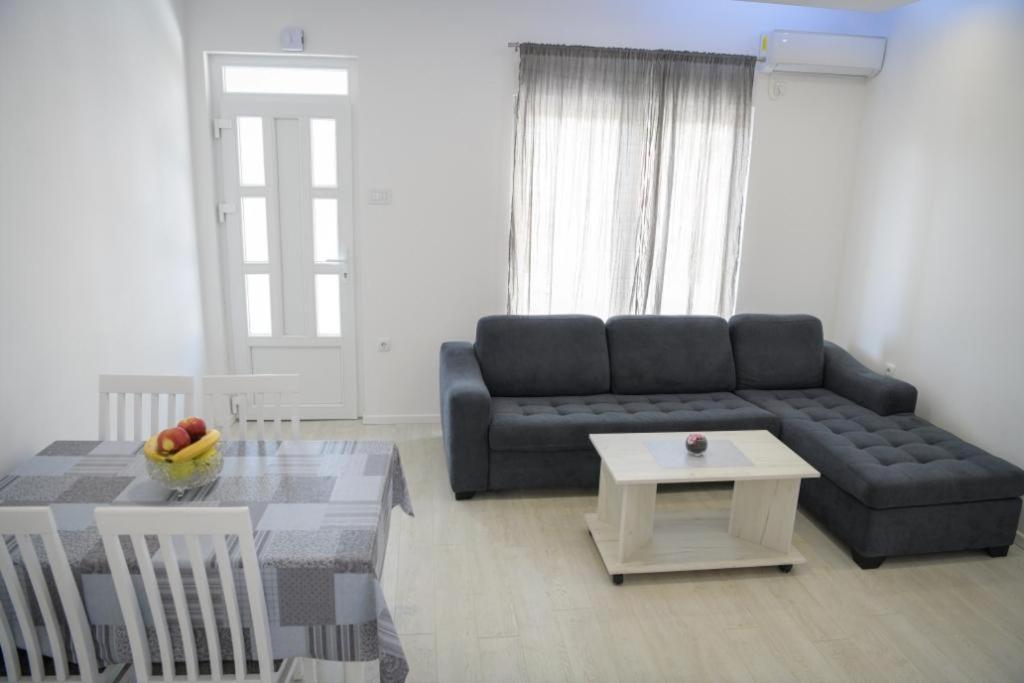 Apartments Tila - One-Bedroom Apartment