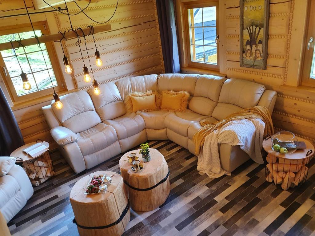 Posezení v ubytování Dom pod Baranią - Wisła - sauna, jacuzzi, tężnia & widok na góry