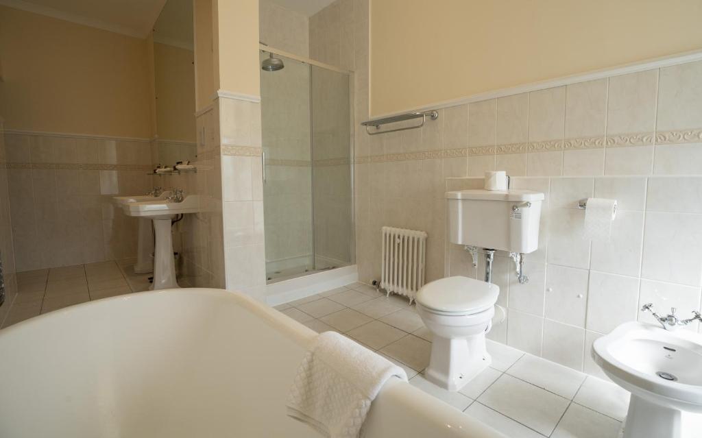 Koupelna v ubytování Skeabost House Hotel