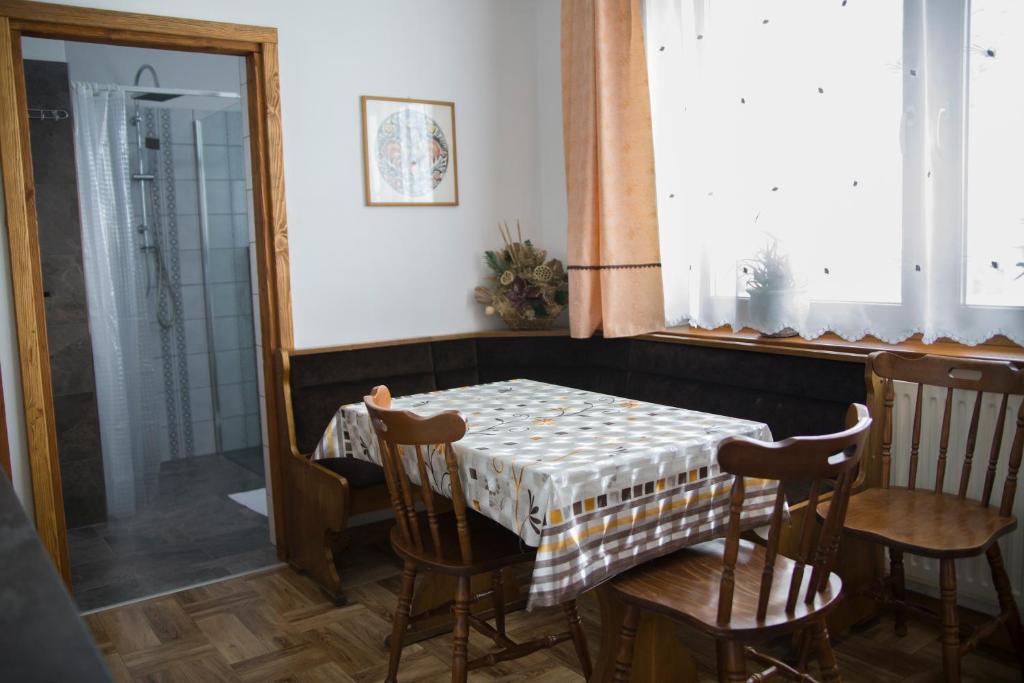 Posedenie v ubytovaní Apartamenty Harenda 39