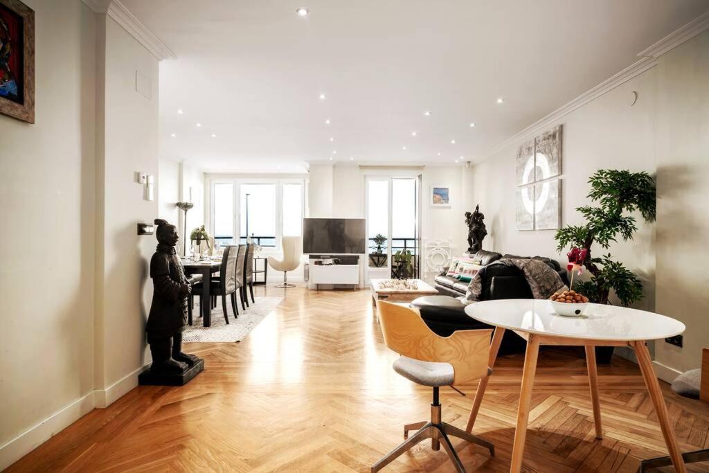 Zurriola beachfront luxury apartment, San Sebastian ...