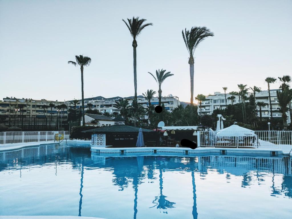 Golf Coast Los Alamos, Primera Linea de Playa, Torremolinos ...