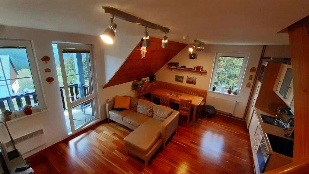 Zdjęcie z galerii obiektu Horní Mísečky - F10 apartmán u sjezdovky w mieście Horni Misecky