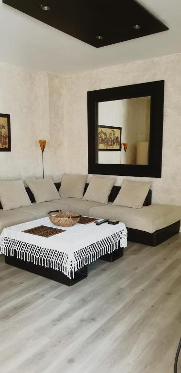 A seating area at Ático Aretusa