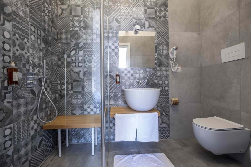 Koupelna v ubytování Miti Dello Stretto B&B