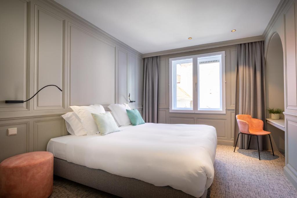 Postel nebo postele na pokoji v ubytování Hotel Augustyn Brugge