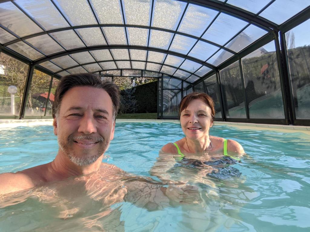 Chalet de TARA - Grand appartement esprit chalet - piscine chauffée - Genève - Housity