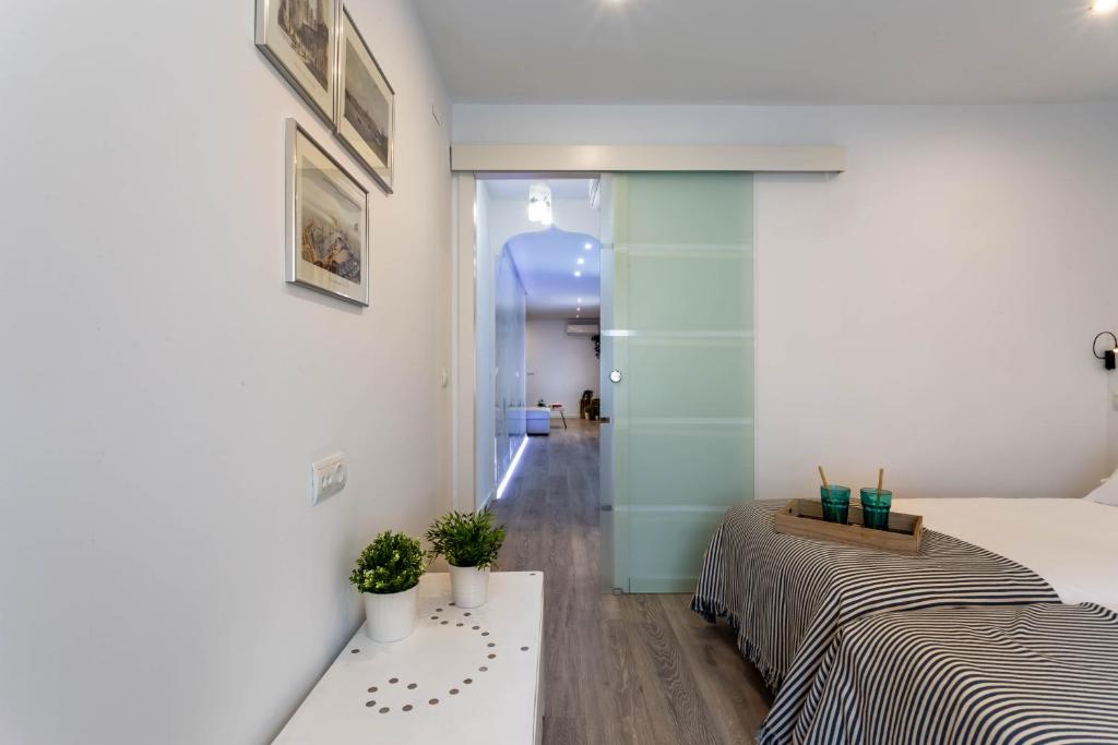 Blue & Red by Sol Maestranza - 6