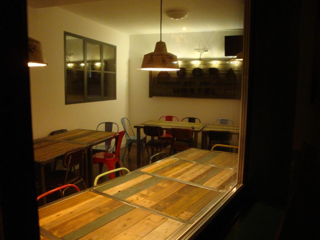 Agora Hostel Booking}