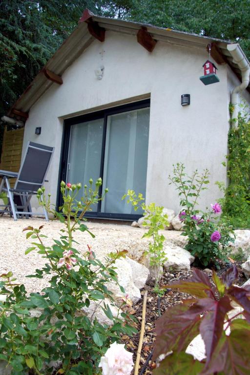 Cottage-Gite & Jacuzzi - Chez Flo & Marc - Maison D'une Chambre