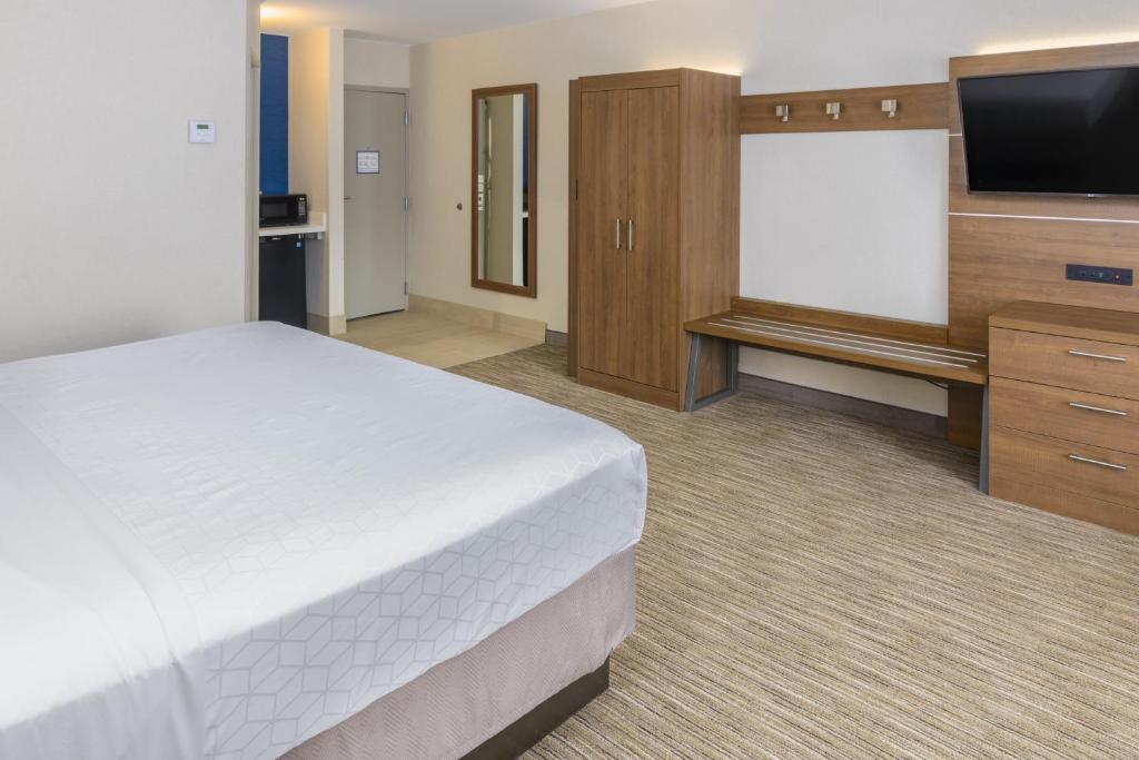 Holiday Inn Express Southington by IHG photo