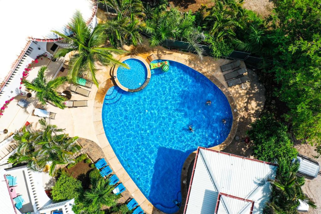 Bazén v ubytování Hotel Mar Rey nebo v jeho okolí