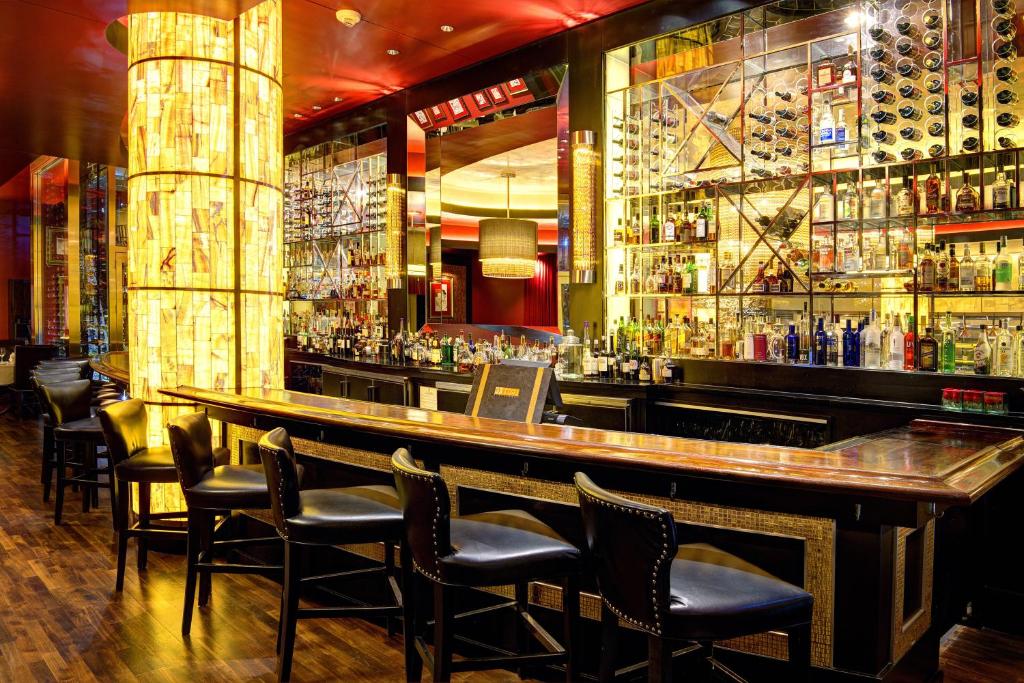 Lounge oder Bar in der Unterkunft Beau Rivage Resort &amp; Casino